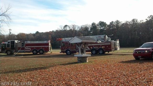 Engine 51 and Truck 1 on Coltons Point garage fire